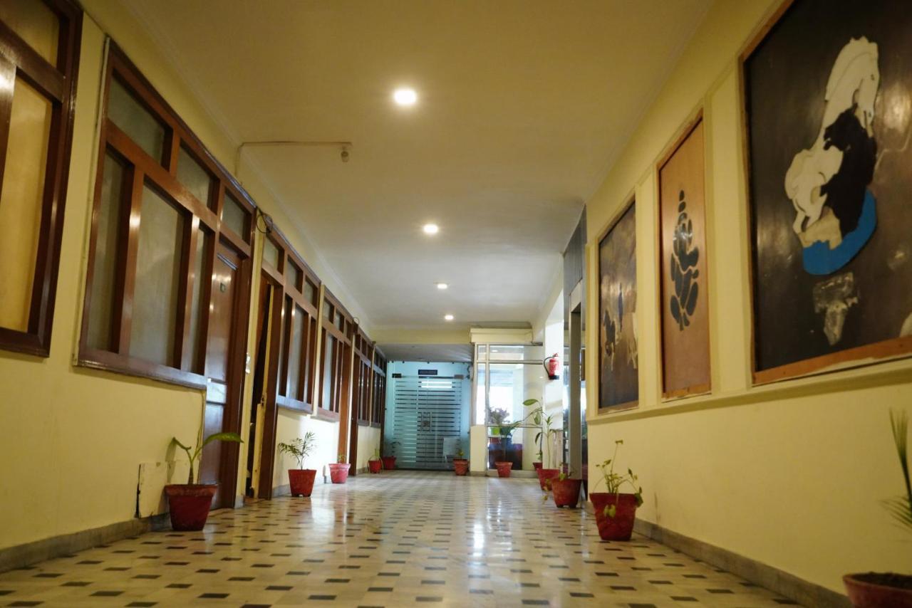Hotel Gaurab Near Paltan Bazaar Dehradun Exterior photo