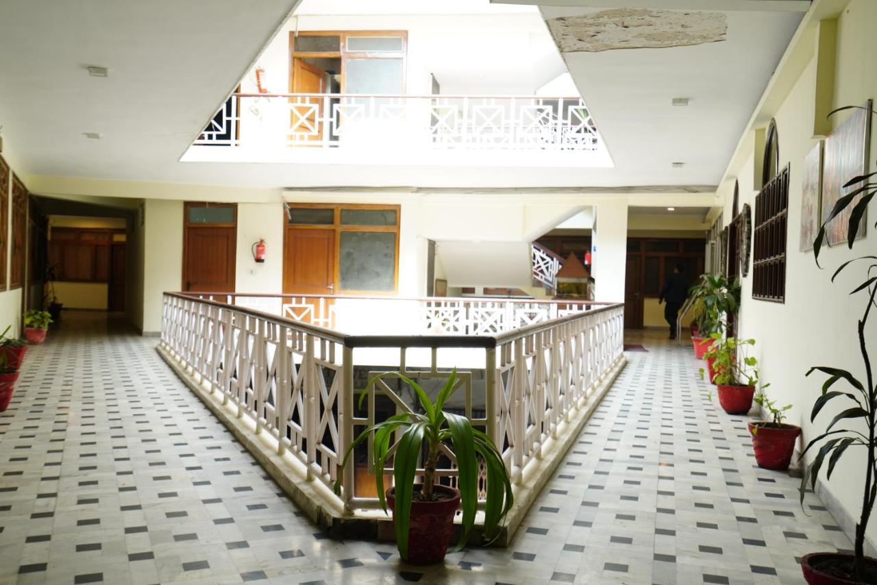 Hotel Gaurab Near Paltan Bazaar Dehradun Exterior photo
