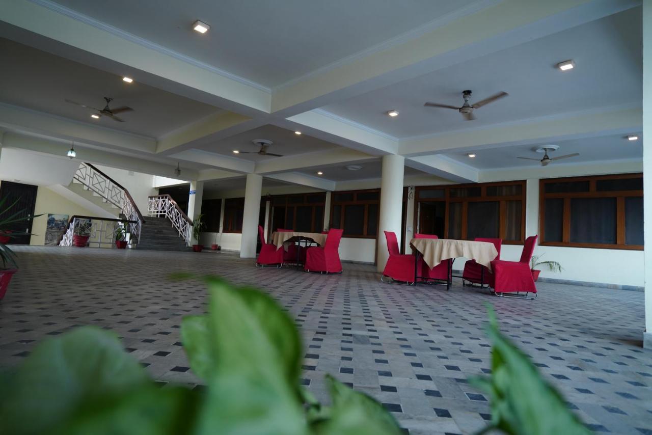 Hotel Gaurab Near Paltan Bazaar Dehradun Exterior photo