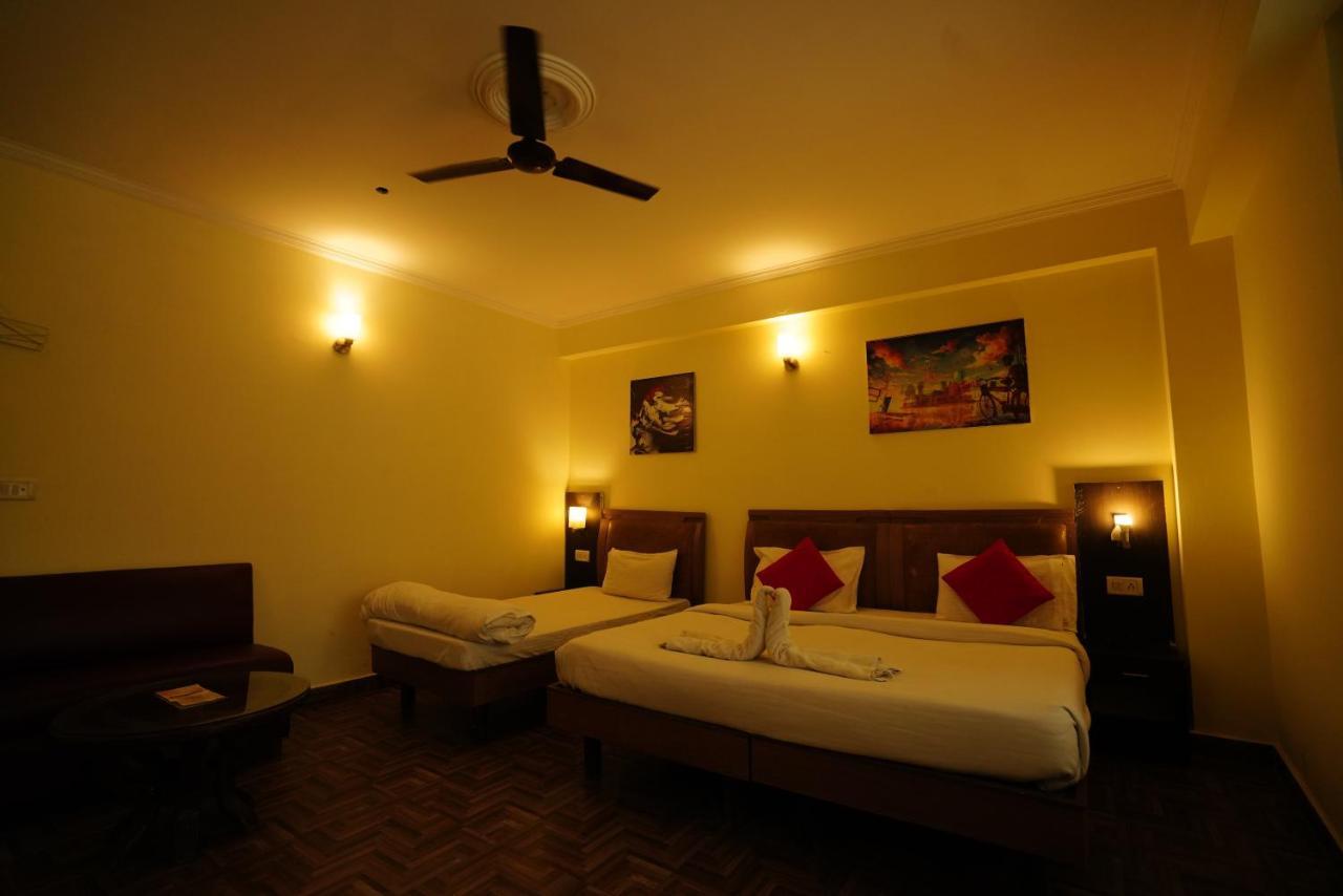 Hotel Gaurab Near Paltan Bazaar Dehradun Exterior photo