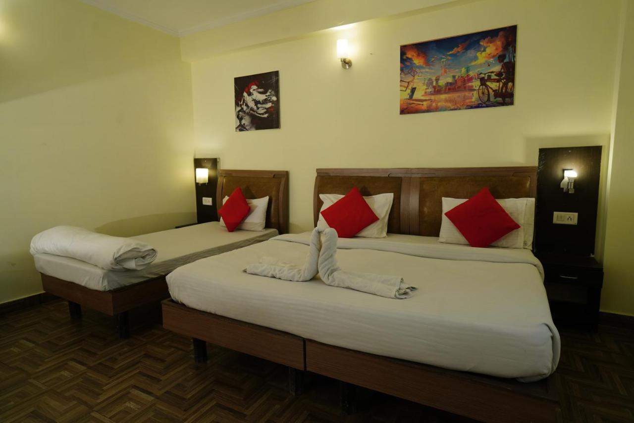 Hotel Gaurab Near Paltan Bazaar Dehradun Exterior photo
